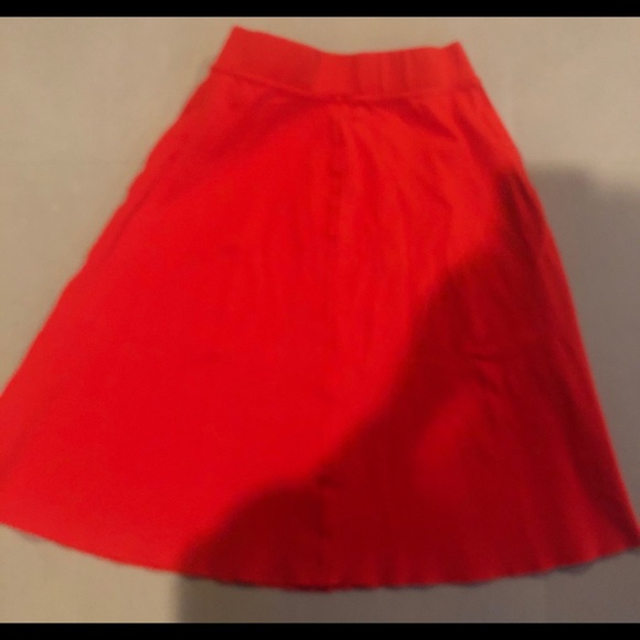 Swing skirt. Ann Taylor never worn only to try on. - Picture 4 of 5